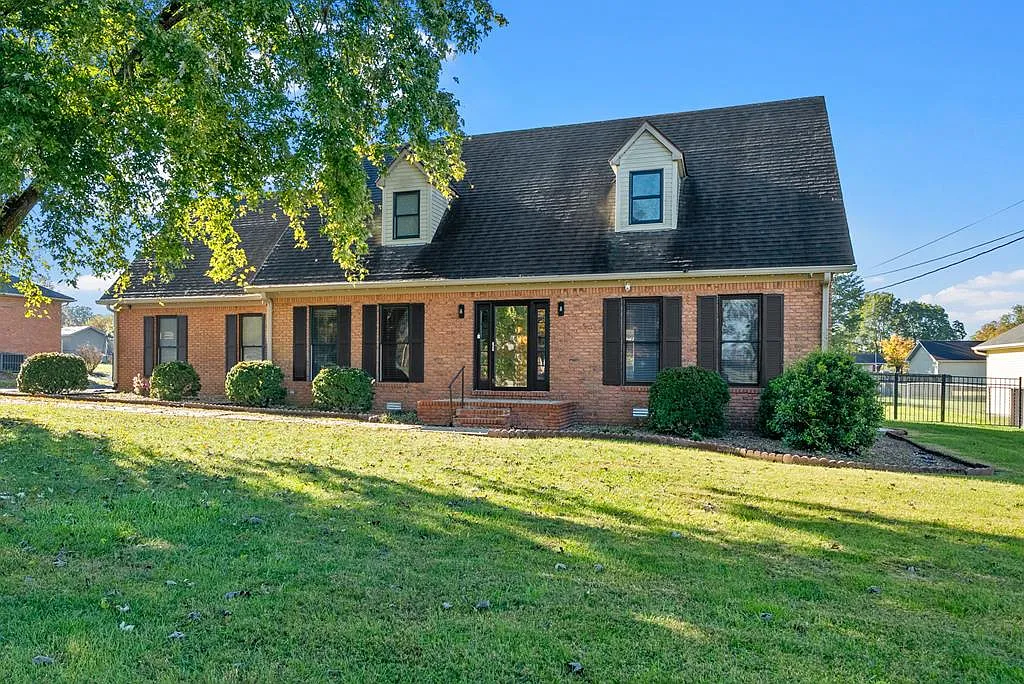 201 Oriole Dr photo 1