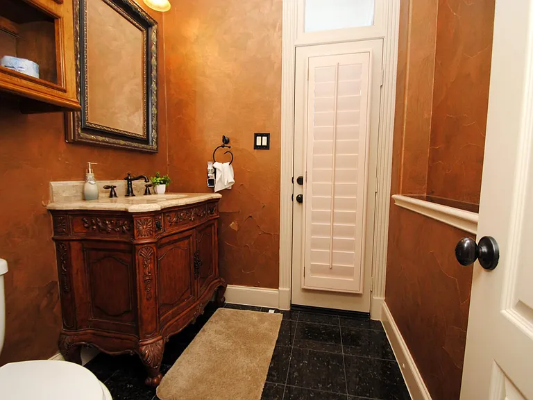 15823 Medina Lake Ln — Photo 12