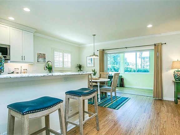 3rd image of 641 Periwinkle Way Unit B4