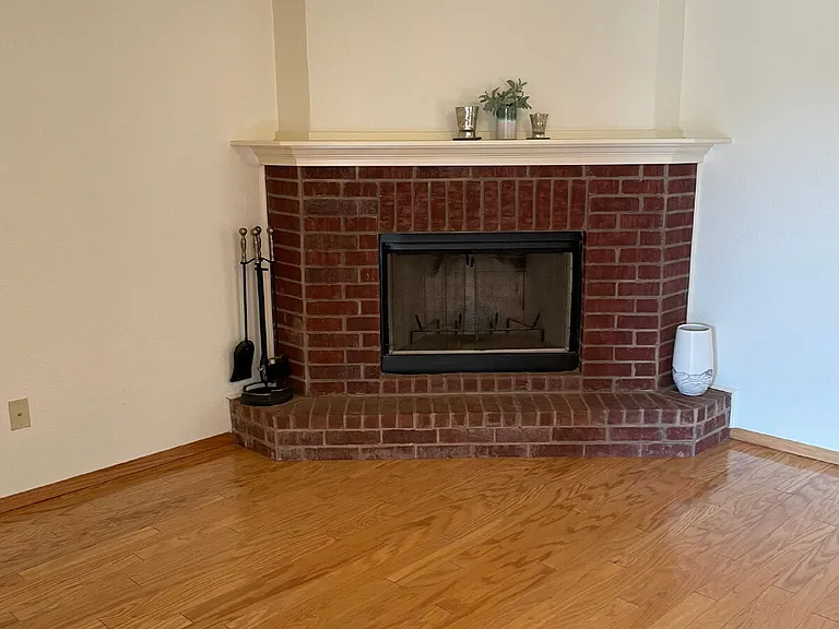 1109 Liberty Ave — Photo 4