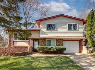 348 Cobb Cir, Bolingbrook, IL 60440