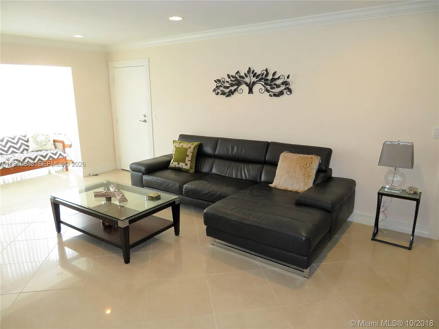 2 bed, 1200 sqft, $2,800 — Photo 2