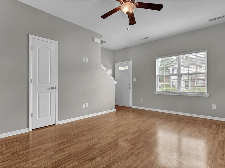 502 Oyster Rock Ln — Photo 5