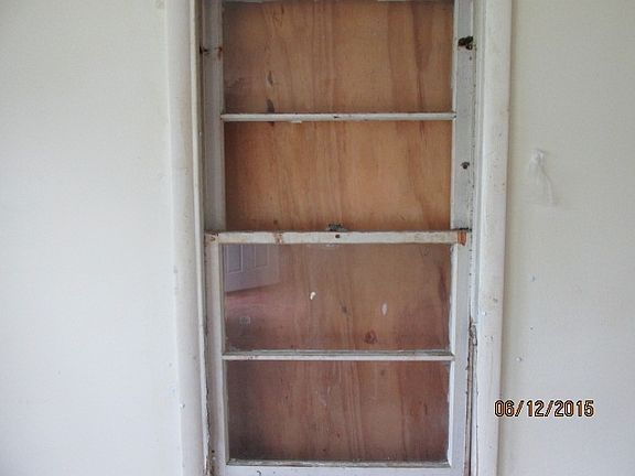 4th image of 821 Fieldhouse Ave