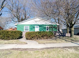 705 W William St, Monticello, IL 61856