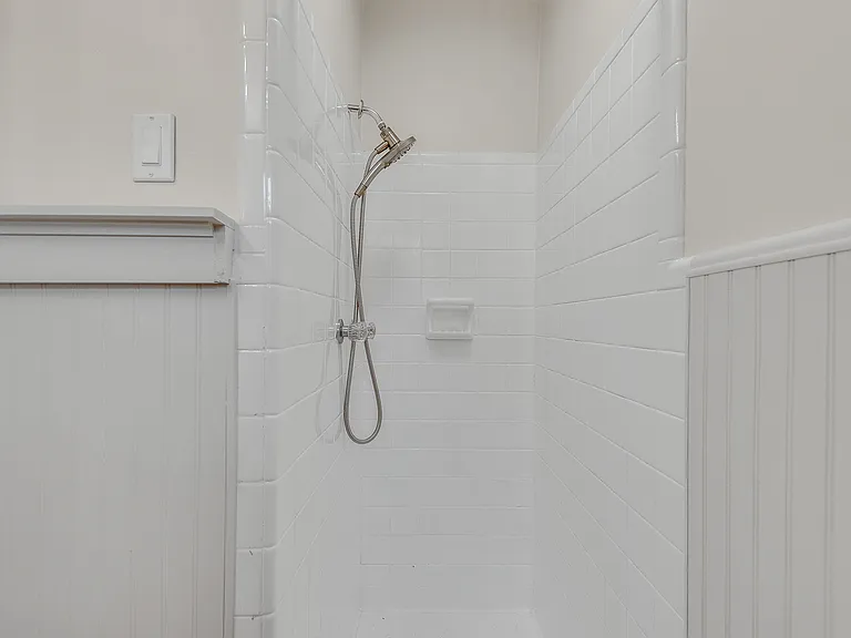 675 N Superior Ave — Photo 19