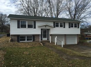4 Cambridge Dr, Irwin, PA 15642