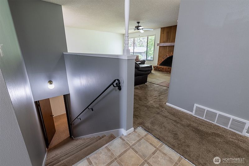 3rd image of 5211 W Myrtlewood Court