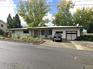 1040 W Luellen Dr, Roseburg, OR 97471