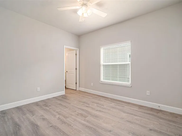 622 NW 3rd Ave #5 — Photo 12