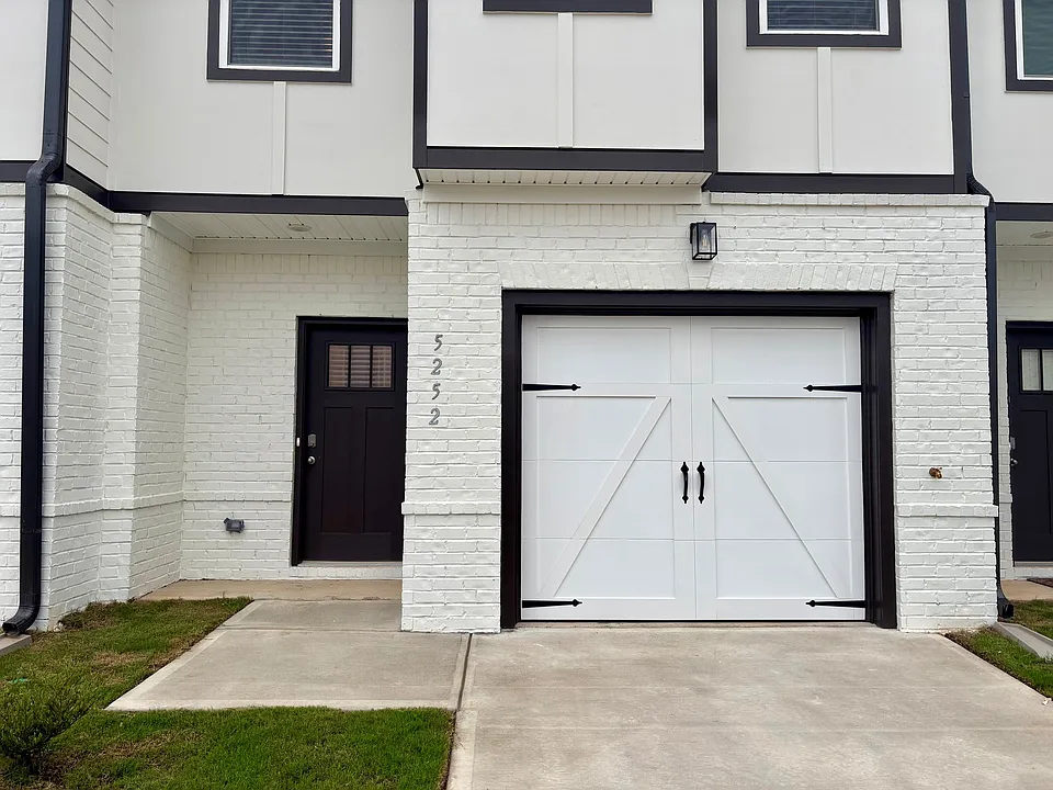 5252 Magnolia Grove Way