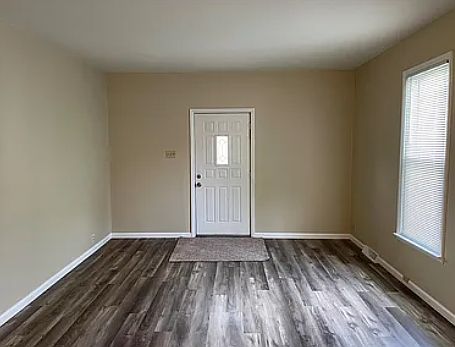 5th image of 451 E Vandalia St APT B