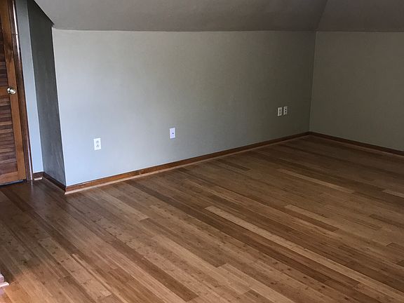 5th image of 2208 Wild Oak Cres