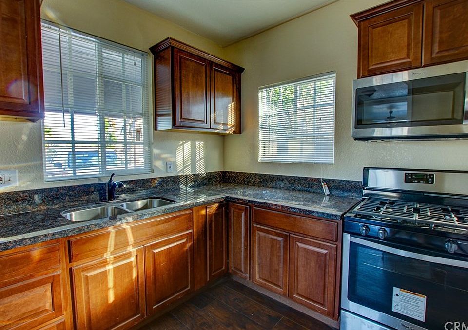 1st image of 271 N Palm Ave