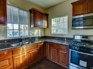 271 N Palm Ave, Hemet, CA 92543