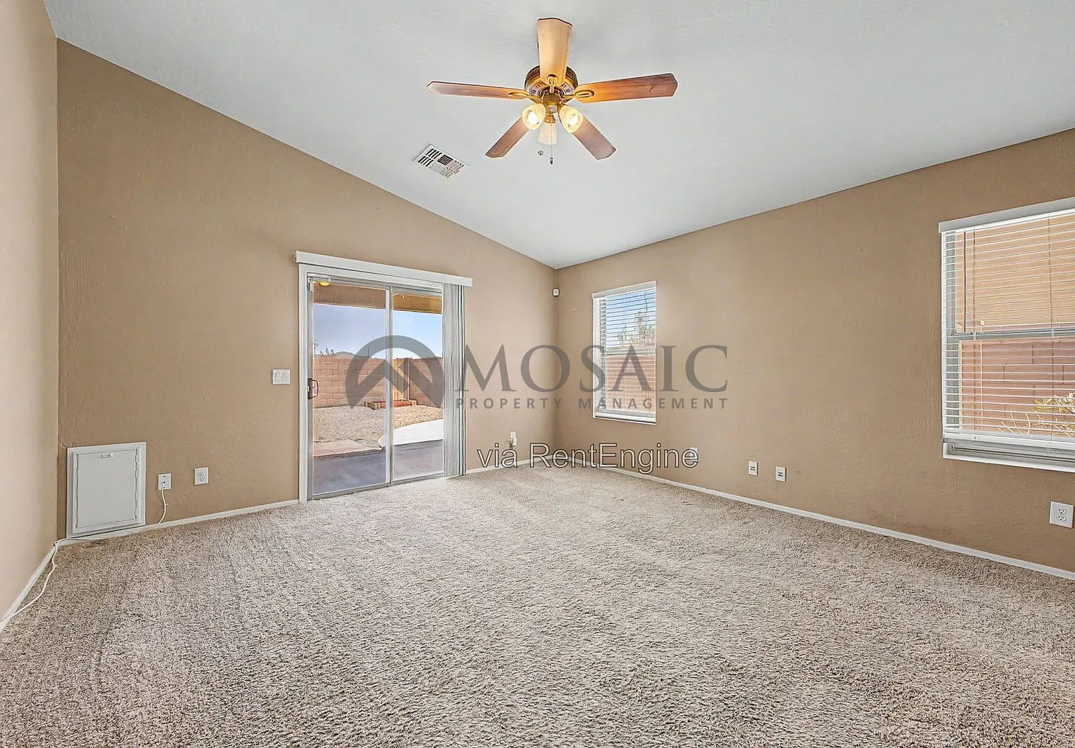 3 bed, 2.0 bath, 1387 sqft, $1,599 — Photo 4