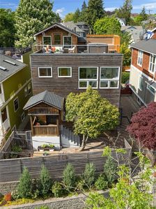 1324 N Lucas Place, Seattle, WA, 98103