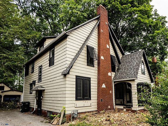 2nd image of 858 Roanoke Rd