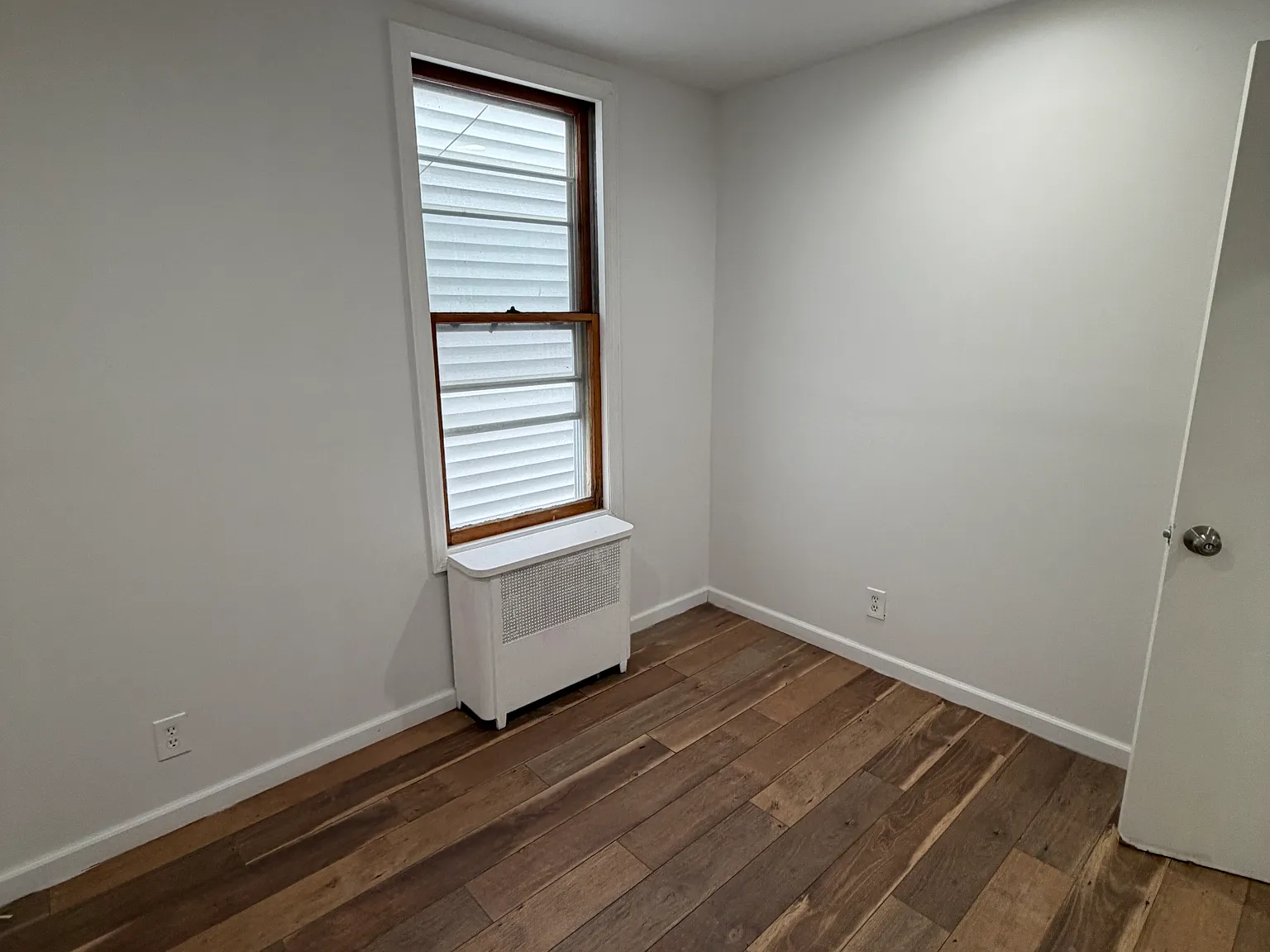 3 bed, $2,300 — Photo 1