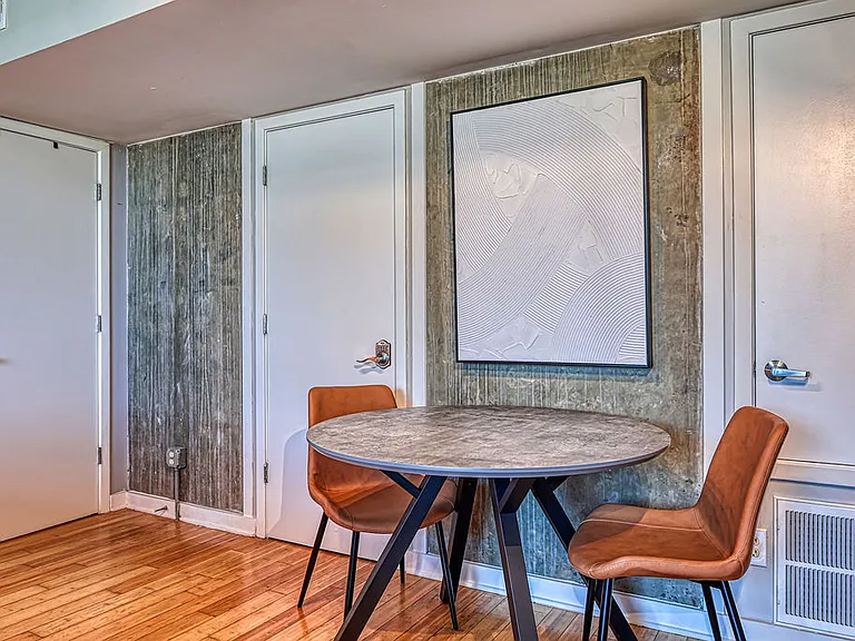 555 Berrien St #555B — Photo 9