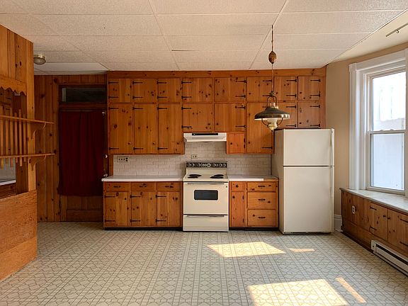 3rd image of 79 W Main St APT B