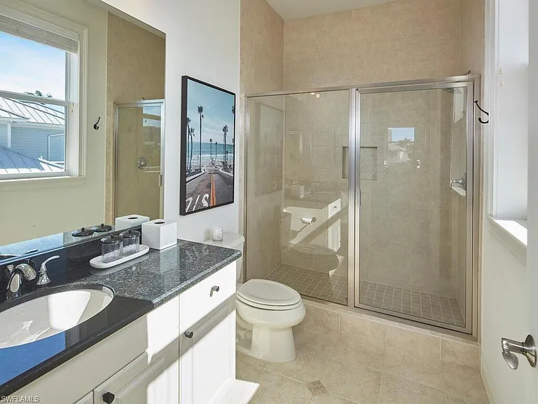 4419 Crayton Rd — Photo 38
