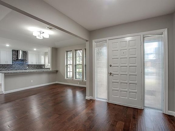 4th image of 6904 Robin Willow Dr