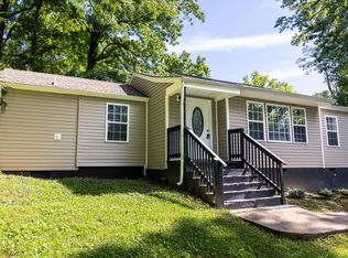 702 Woodlawn Dr, Clarksville, TN 37040