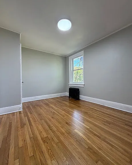 138 E 7th St #7 — Photo 3