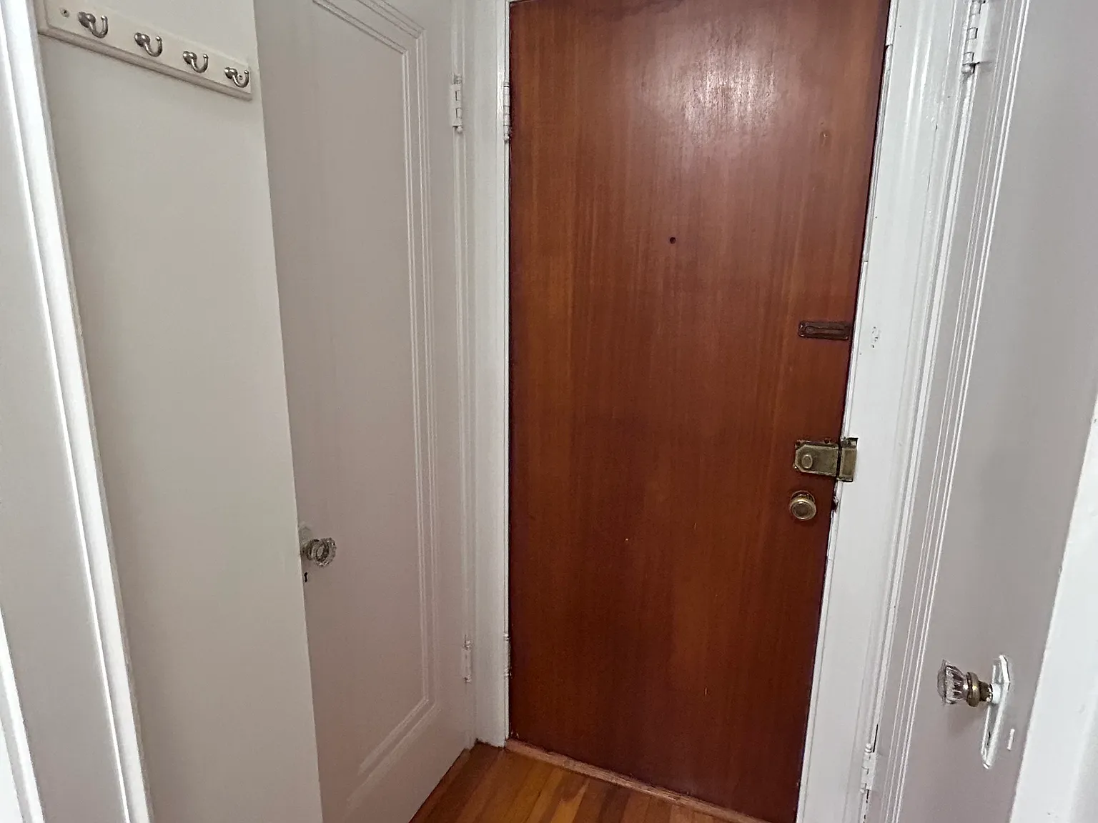 Studio, 350 sqft, $1,950 — Photo 4