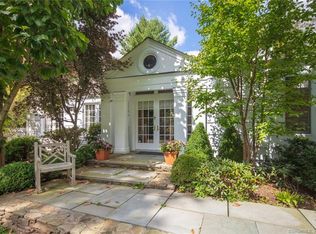 10 Sturges Cmns, Westport, CT 06880
