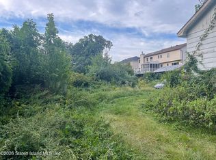 228 Bayview Ave, Staten Island, NY 10309
