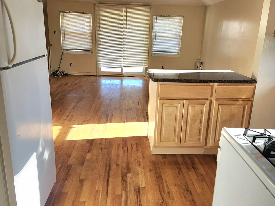 1st image of 11944 177th St Floor 2
