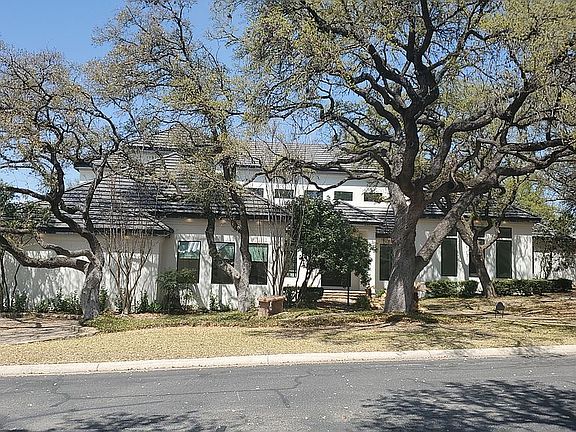2nd image of 5 Henly Ln