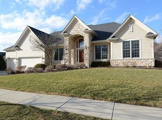 749 Fox Run Dr, Geneva, IL 60134