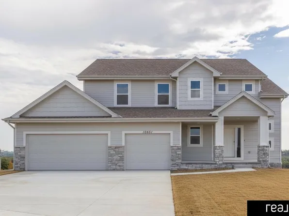 10651 S 102nd Ave, Papillion, NE 68046