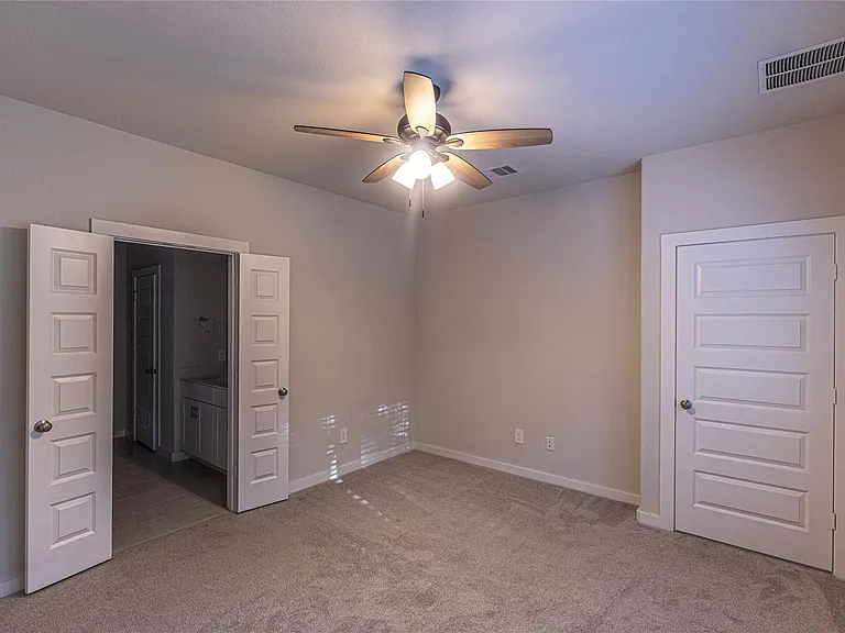 18672 Presswood Way — Photo 10