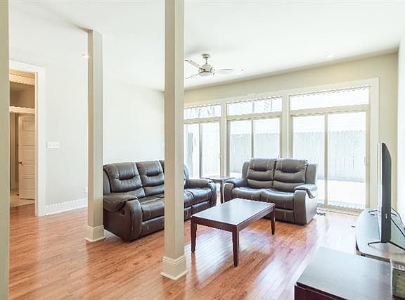 5th image of 3032 Napoleon Ave