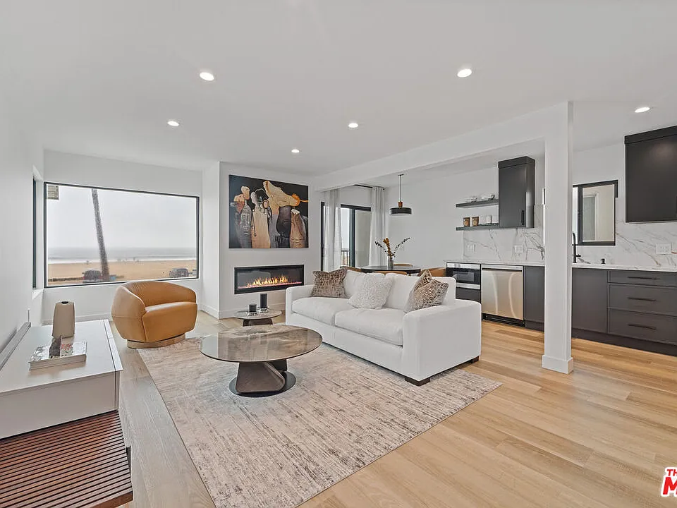 3305 Ocean Front Walk #2