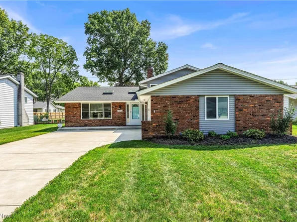 5801 Dorothy Dr, North Olmsted, OH 44070