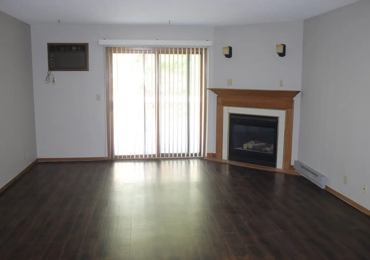 1204/1226 Devney — Photo 3
