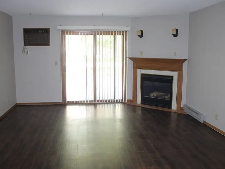 1204-1226 Devney Dr — Photo 3