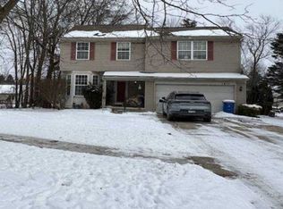 1411 Mill Pond Dr, Waterford, MI 48327