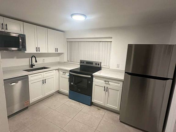Updated kitchen with brand new appliances