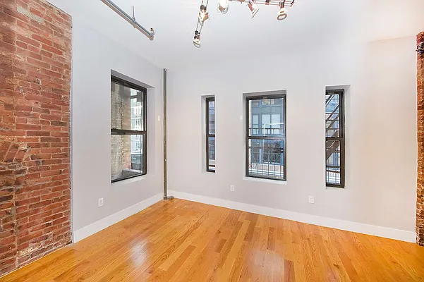 Rented by DYNY Inc | media 26