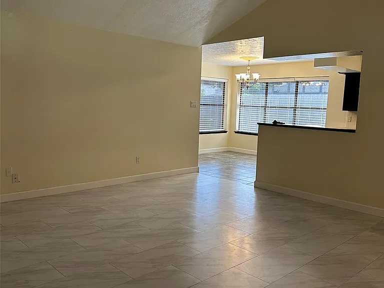 2826 Green Fields Dr — Photo 16