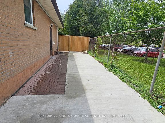 2nd image of 498 Wilson Rd S #Basement