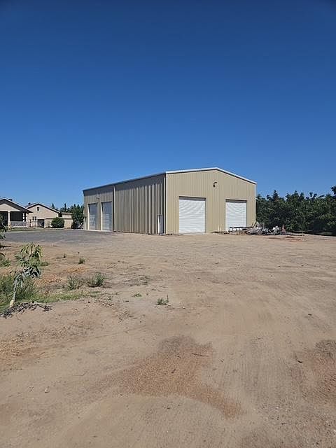 1st image of 10101 Hutchinson Rd