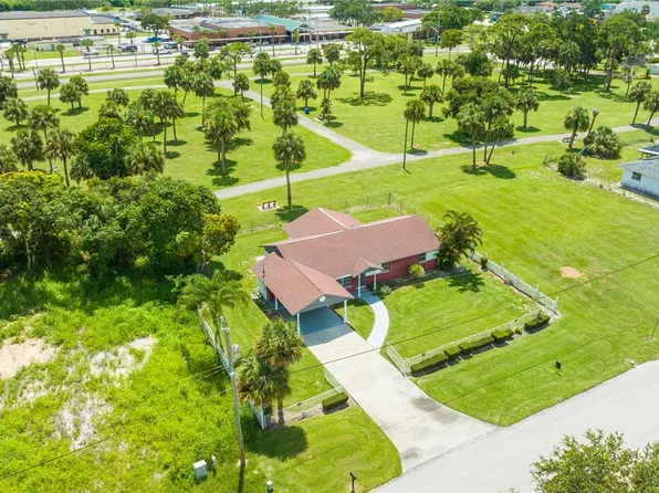4560 30th Ave, Vero Beach, FL 32967
