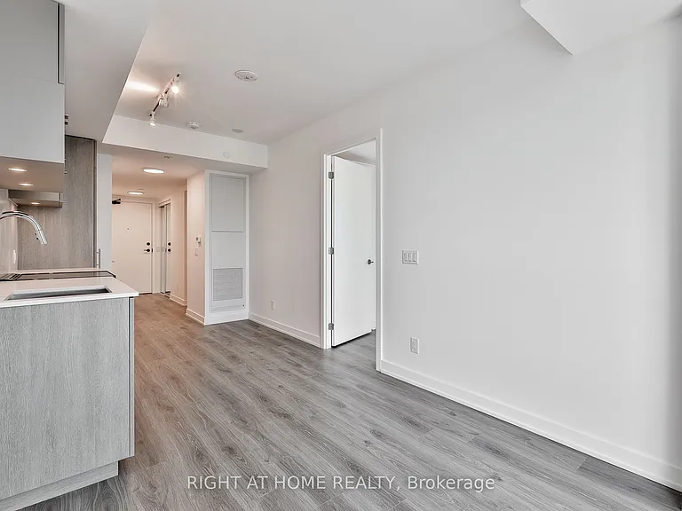 100 Queen St E #2805 — Photo 7
